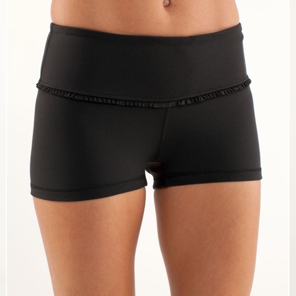 lululemon athletica Pants - Lululemon Boogie Short *Ruffle